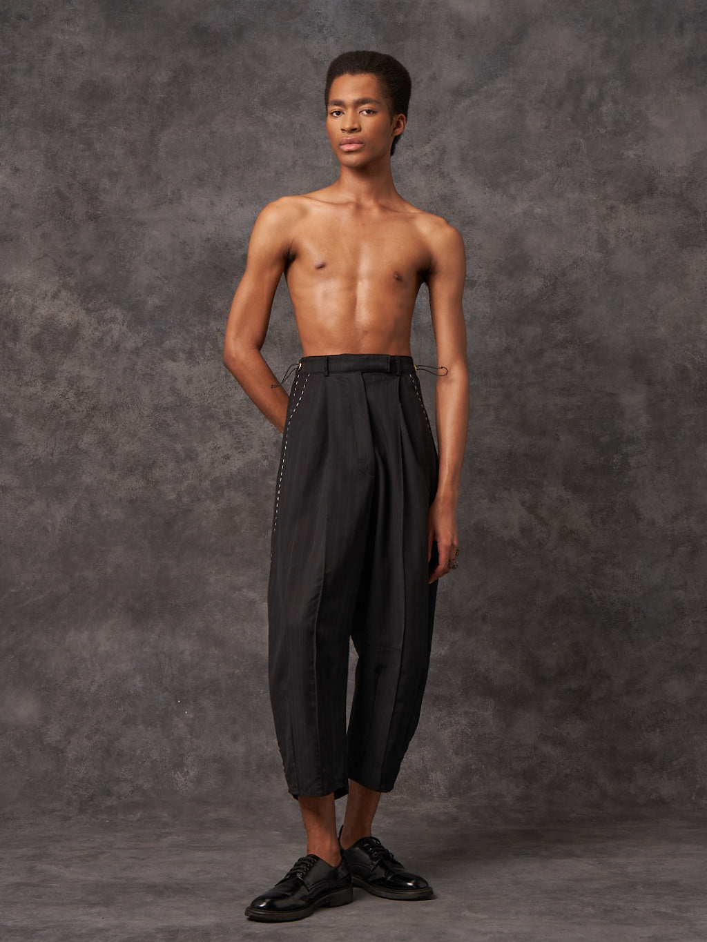 Sculpted Signature Pants with Embroidery