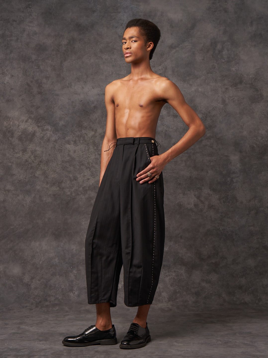 Sculpted Signature Pants with Embroidery