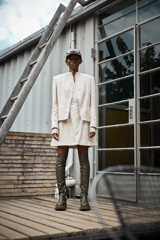 Tabi Pearl Glacier V-Jacket in Cotton with Silk trims