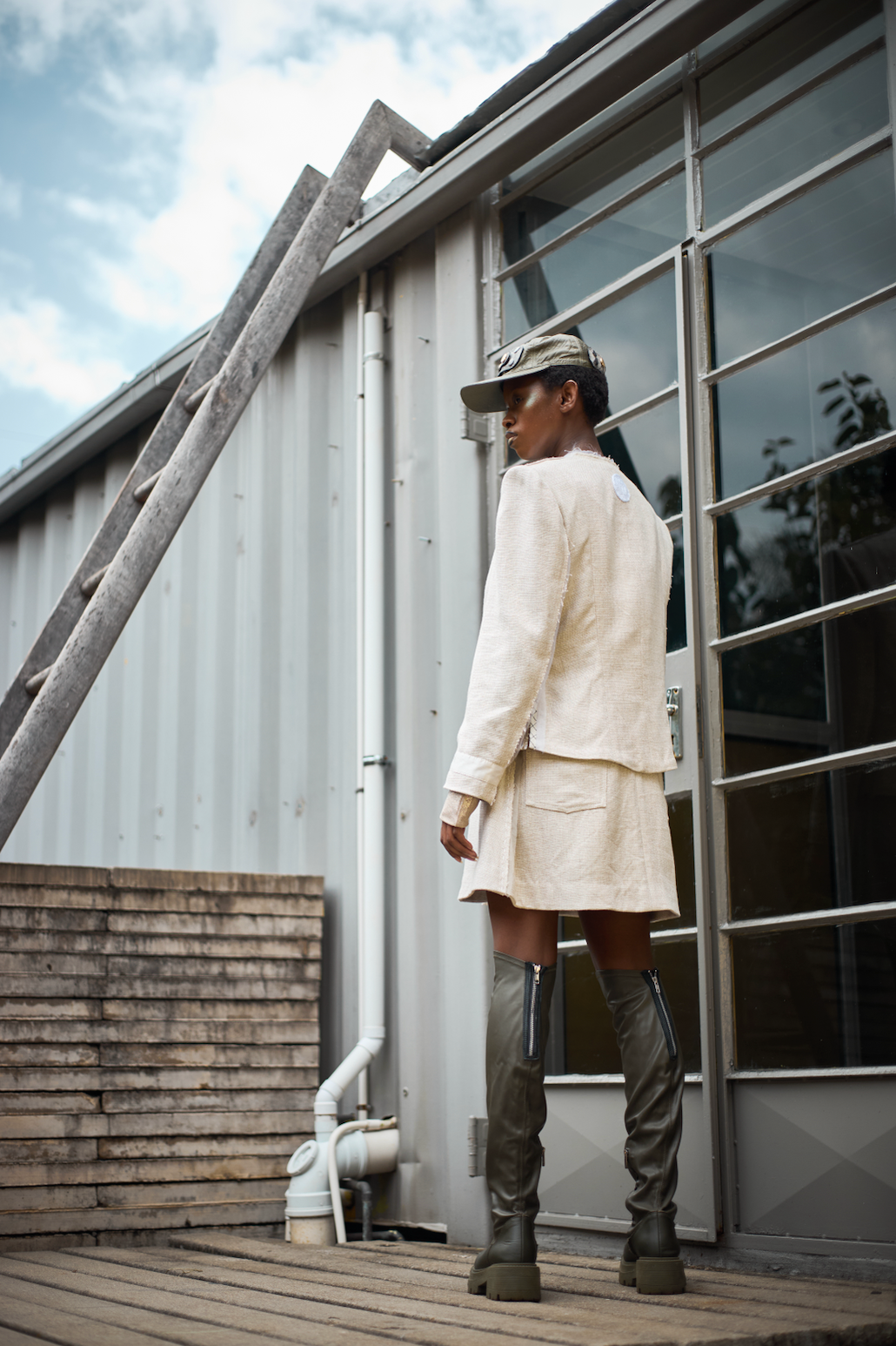 Tabi Pearl Glacier V-Jacket in Cotton with Silk trims