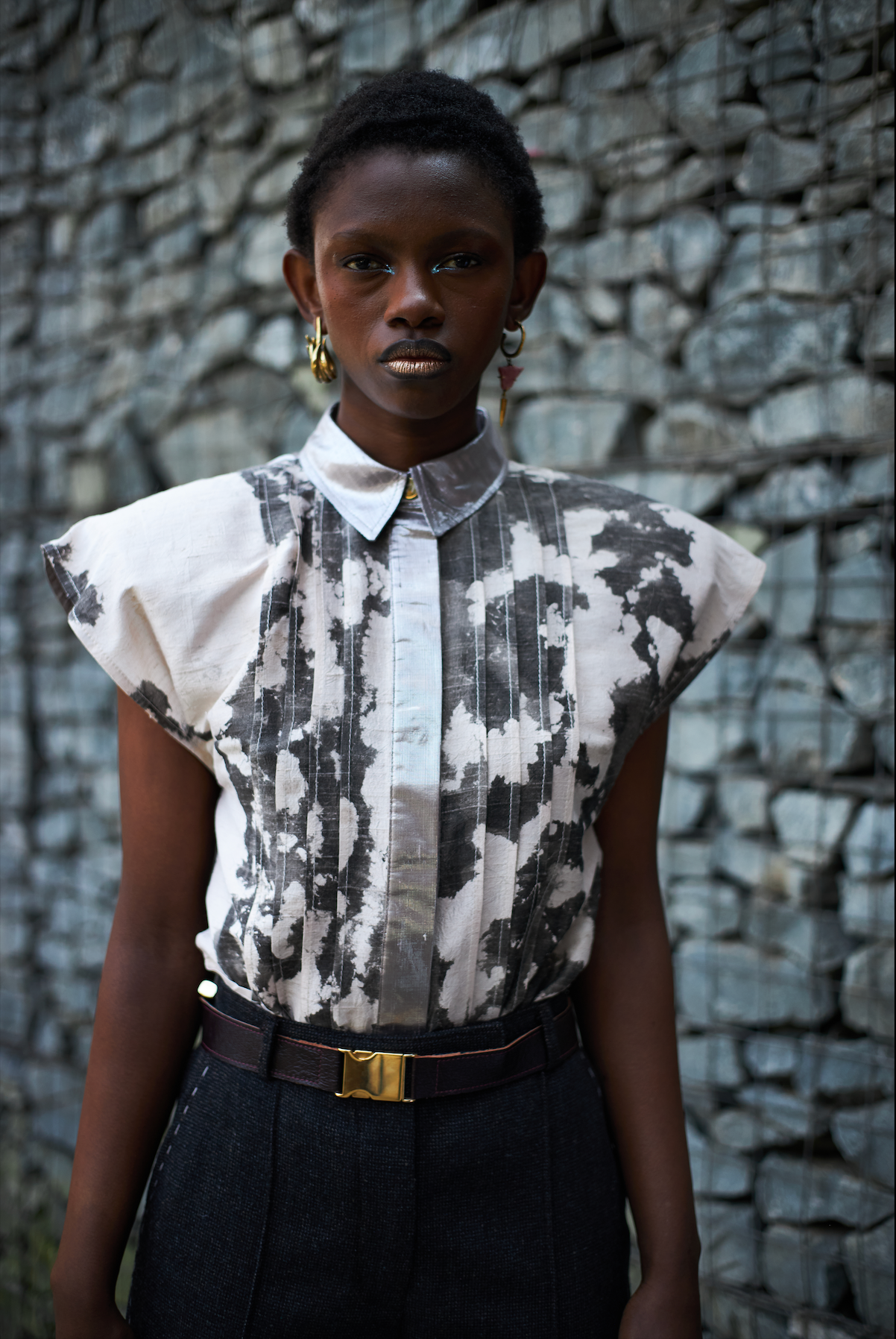 Suminagashi Textured Silk Sculpted Sleeveless Pintuck Shirt