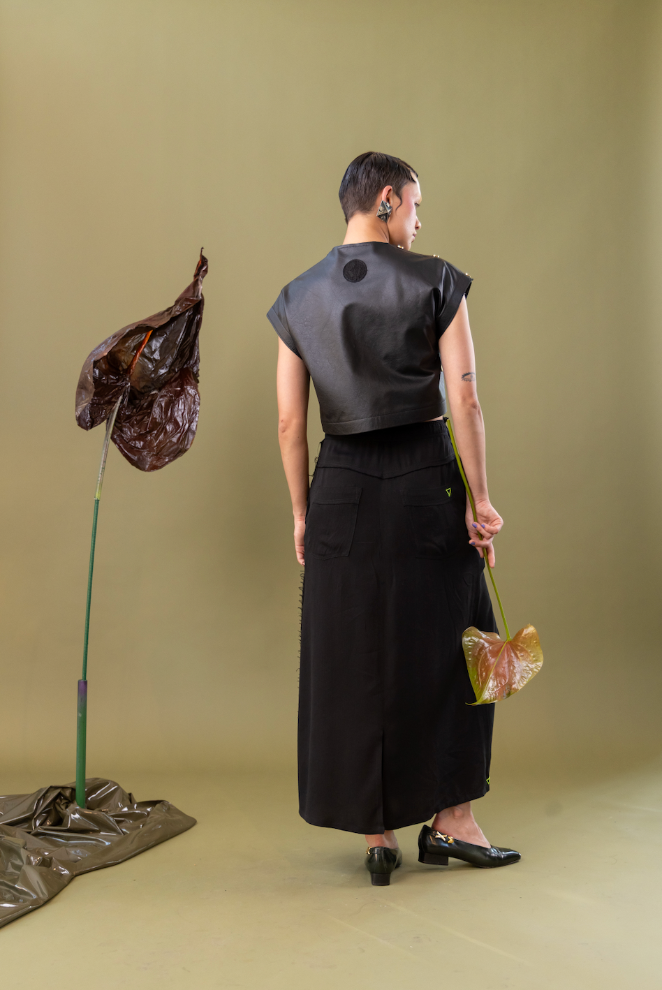 Onyx Bloom Popper Top in 100% Bovine Leather