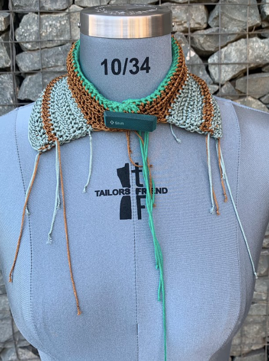 VINTAGE VISCOSE HAND CROCHET COLLAR shift