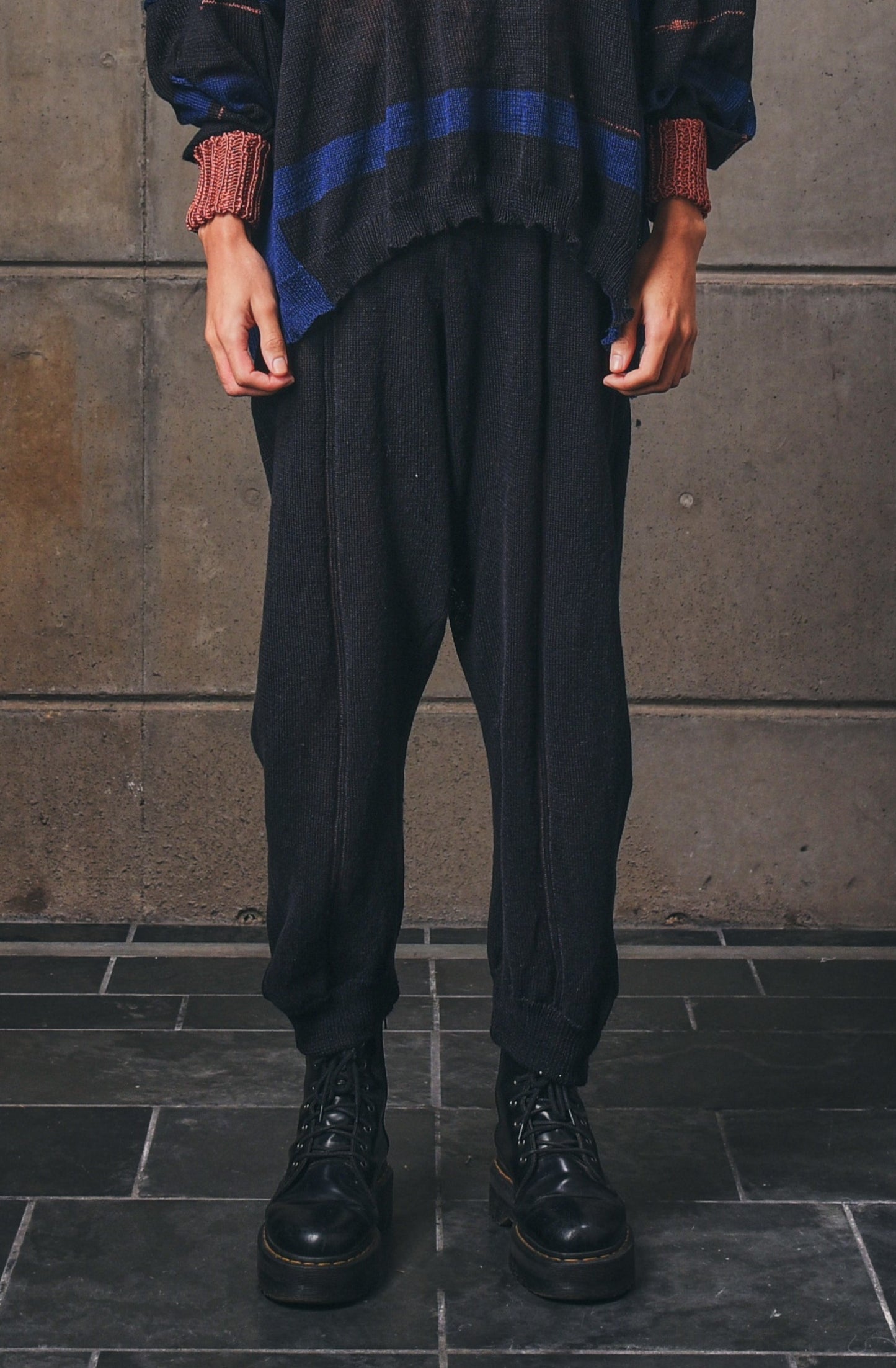 Arched Linen Knitwear Pants