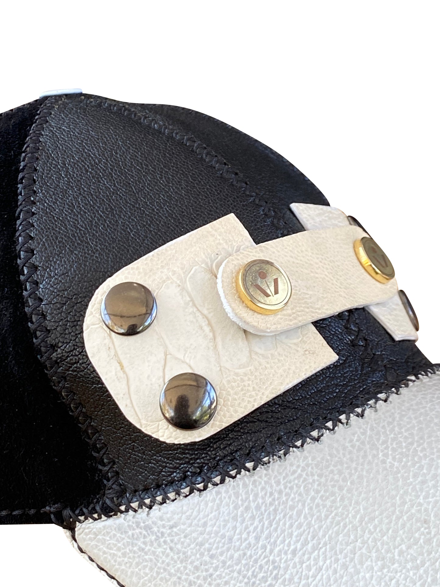 Black Artisanal Cap with Ostrich Leather