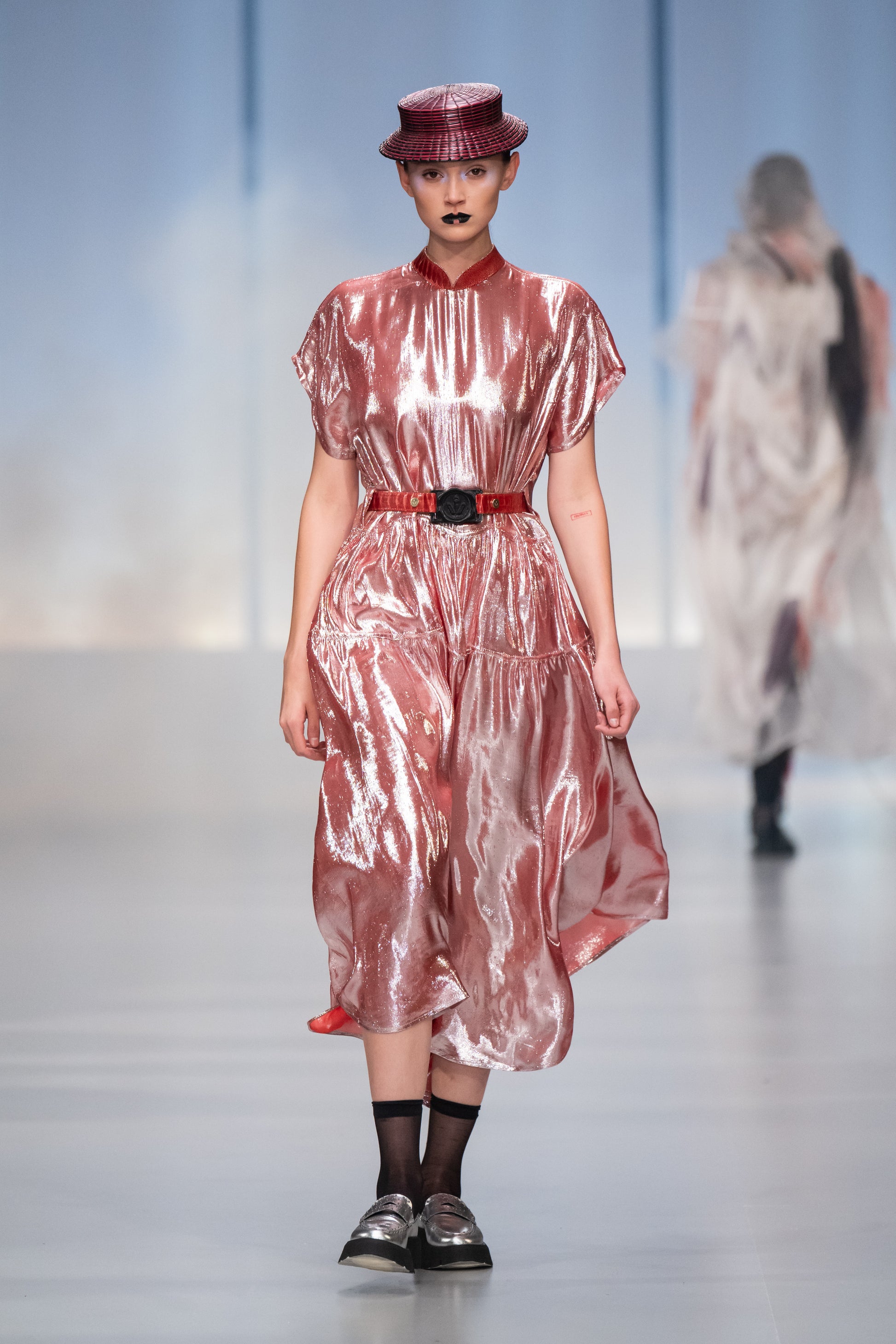 silk lurex dress Lurex Silk Dress with Feathered Cape Ivory / US 16