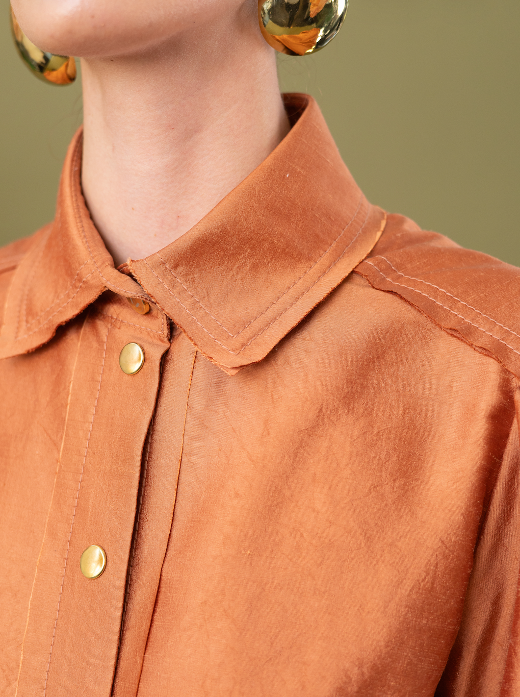 Anthirium Gathered Sleeve Shirt in 100% Silk