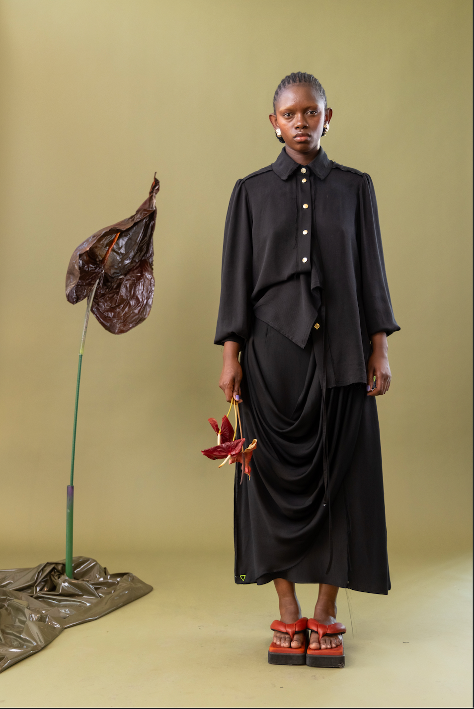 Black Tulip Gathered Sleeve Shirt in 100% Tencel