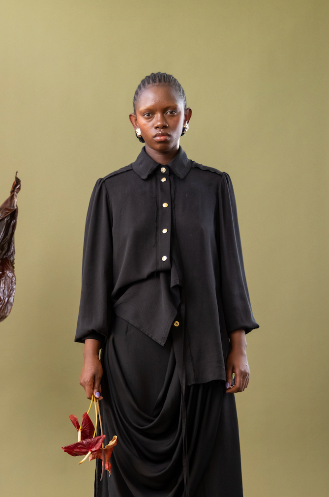 Black Tulip Gathered Sleeve Shirt in 100% Tencel