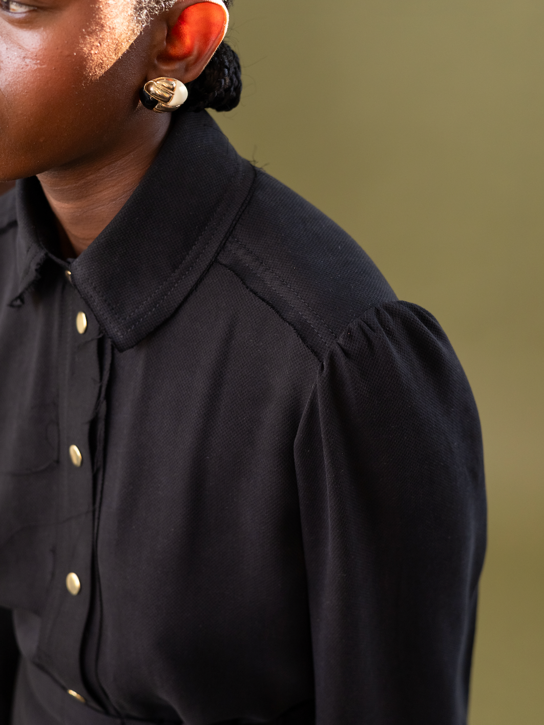 Black Tulip Gathered Sleeve Shirt in 100% Tencel