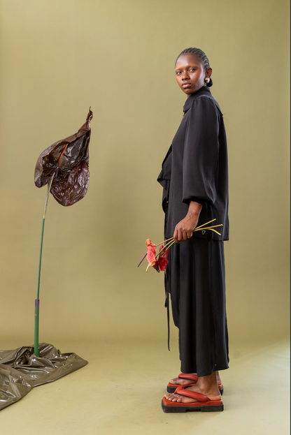 Black Tulip Gathered Sleeve Shirt in 100% Tencel