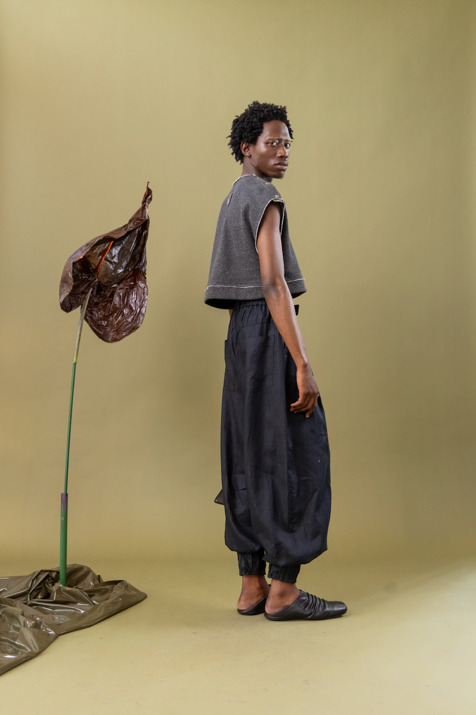 Midnight Tailored Balloon Pants with Cuff in 100% in Linen