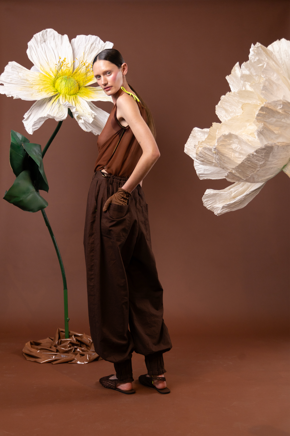 Fernshoot Chocolate Balloon Pants in 100% Linen